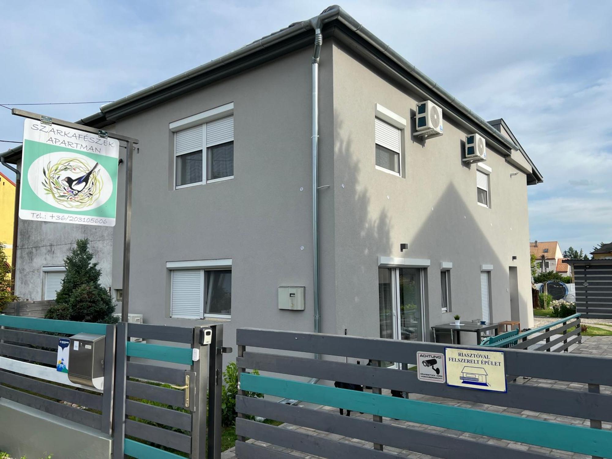 Szarkafeszek Hotel Keszthely Luaran gambar